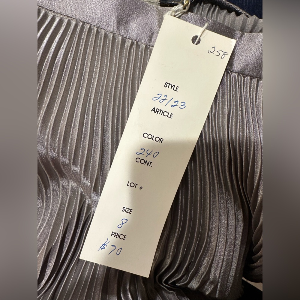 Silver pleated midi skirt (women’s size 8) - Picture 5 of 5